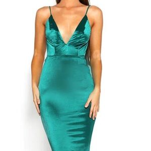 Elegant Emerald Evening Gown